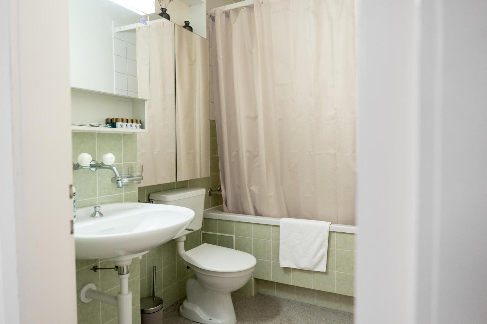Gemuetliche Grosse Wohnung Naehe Uni Базель Экстерьер фото